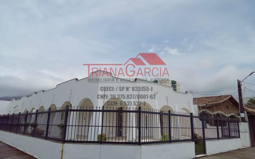 Vende Casa Térrea em Caraguatatuba SP. contendo: 03 Dormitórios com uma Suíte!!! Ótima Localização e Ótima Construção. Ref: 49