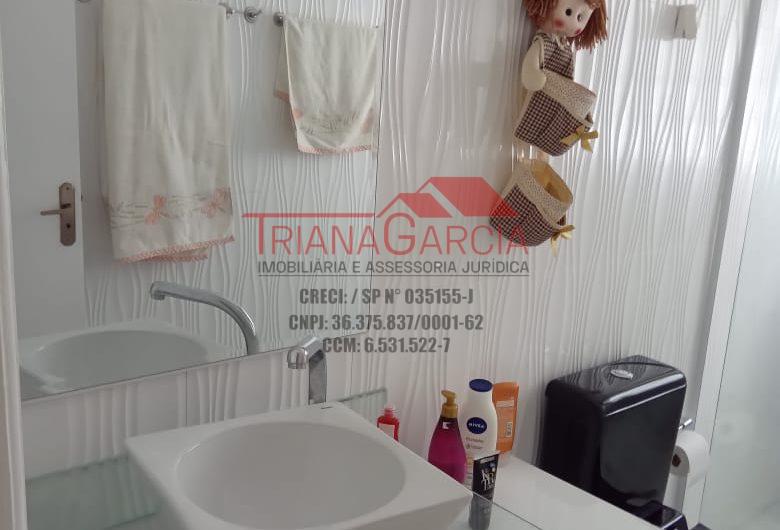 Vende Casa Térrea em Caraguatatuba SP. contendo: 03 Dormitórios com uma Suíte!!! Ótima Localização e Ótima Construção. Ref: 49