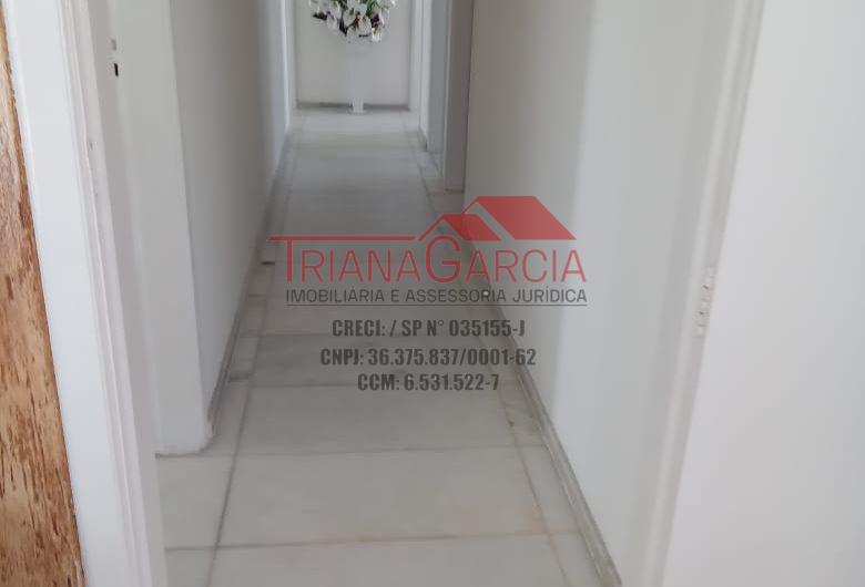 Vende Casa Térrea em Caraguatatuba SP. contendo: 03 Dormitórios com uma Suíte!!! Ótima Localização e Ótima Construção. Ref: 49
