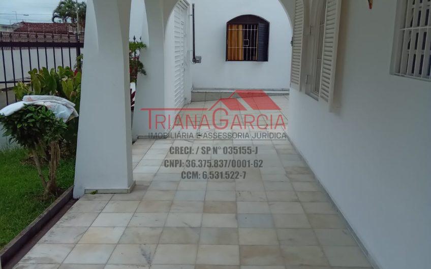 Vende Casa Térrea em Caraguatatuba SP. contendo: 03 Dormitórios com uma Suíte!!! Ótima Localização e Ótima Construção. Ref: 49
