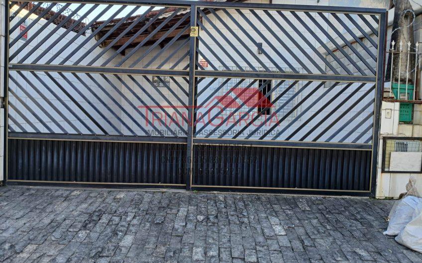 Vende Casa na Cidade Ocean. Praia Grande de 02 Dormitórios com 02 Vagas de Garagem. Ref: 54