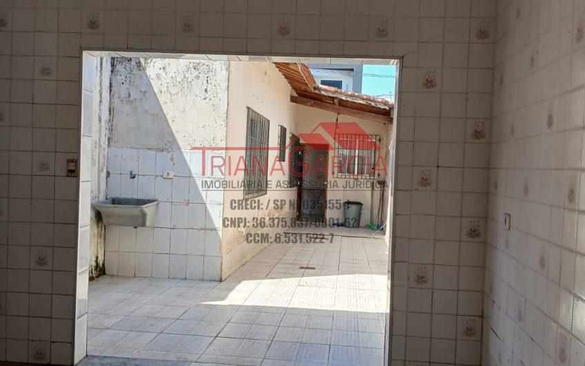 Vende Casa na Cidade Ocean. Praia Grande de 02 Dormitórios com 02 Vagas de Garagem. Ref: 54