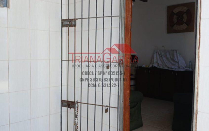 Vende Casa na Cidade Ocean. Praia Grande de 02 Dormitórios com 02 Vagas de Garagem. Ref: 54