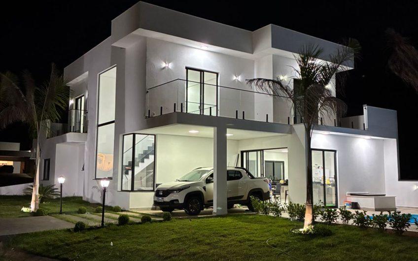 Vende Sobrado de Alto Padrão em Condomínio Fechado no Interior de São Paulo – Riviera  Santa Cristina XIII Ref: 57
