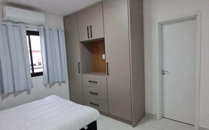 Vende Sobrado de Alto Padrão em Condomínio Fechado no Interior de São Paulo – Riviera  Santa Cristina XIII Ref: 57