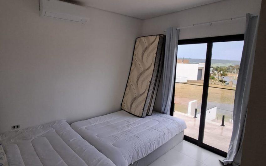 Vende Sobrado de Alto Padrão em Condomínio Fechado no Interior de São Paulo – Riviera  Santa Cristina XIII Ref: 57