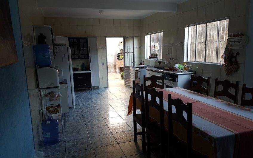Vende um Sobrado em Santana de Parnaíba, Próximo a 12 minutos de Alphaville, Ótima Localização e Ótima Construção.  Ref: 60
