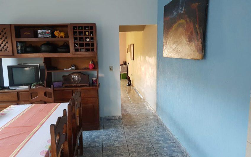 Vende um Sobrado em Santana de Parnaíba, Próximo a 12 minutos de Alphaville, Ótima Localização e Ótima Construção.  Ref: 60