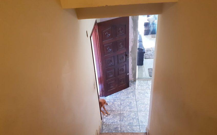 Vende um Sobrado em Santana de Parnaíba, Próximo a 12 minutos de Alphaville, Ótima Localização e Ótima Construção.  Ref: 60
