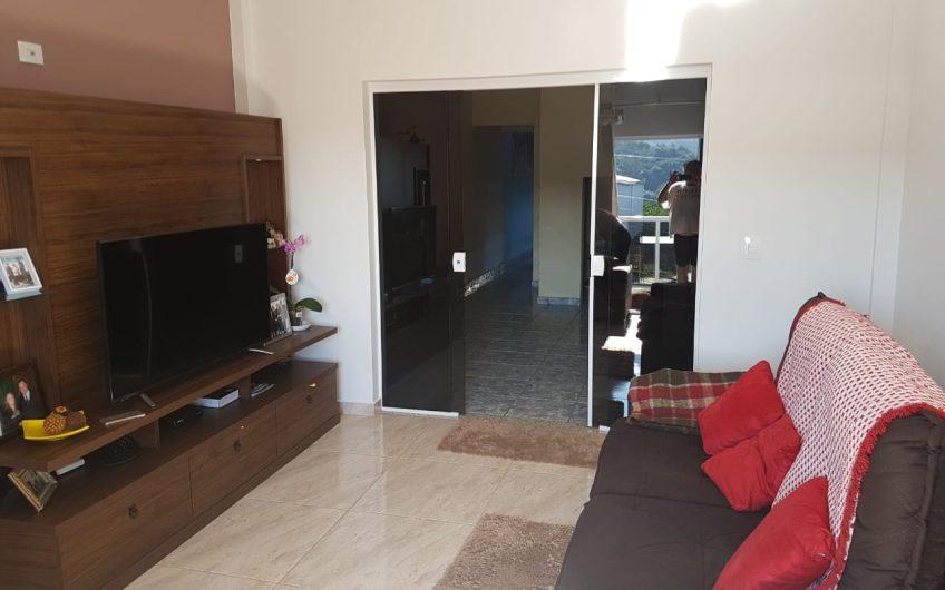 Vende um Sobrado em Santana de Parnaíba, Próximo a 12 minutos de Alphaville, Ótima Localização e Ótima Construção.  Ref: 60