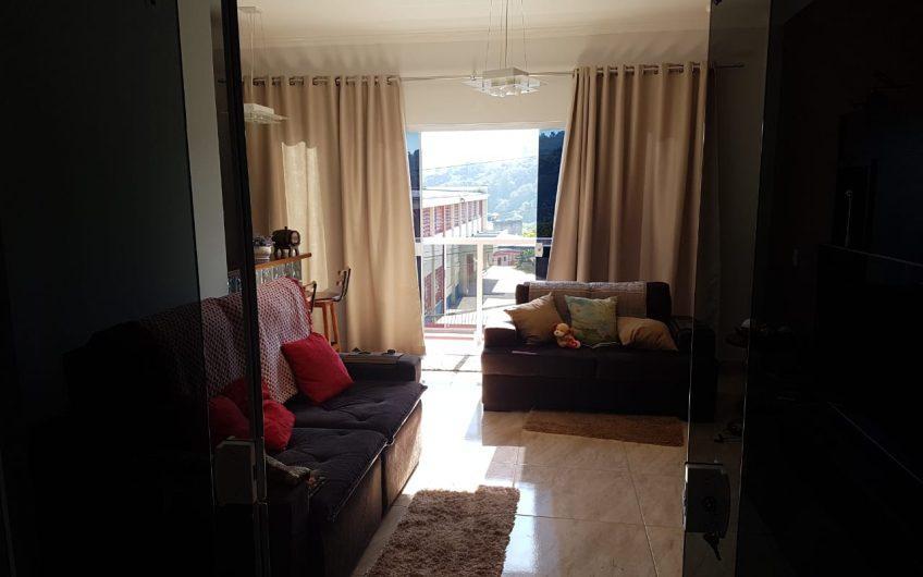 Vende um Sobrado em Santana de Parnaíba, Próximo a 12 minutos de Alphaville, Ótima Localização e Ótima Construção.  Ref: 60